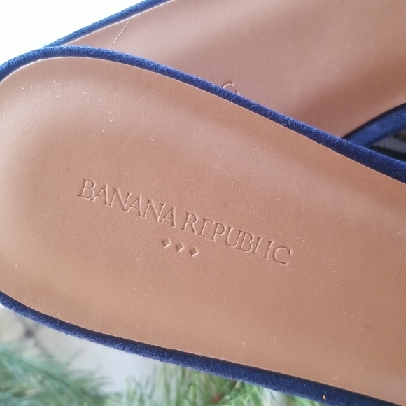 Banana Republic - Picture 3 of 6